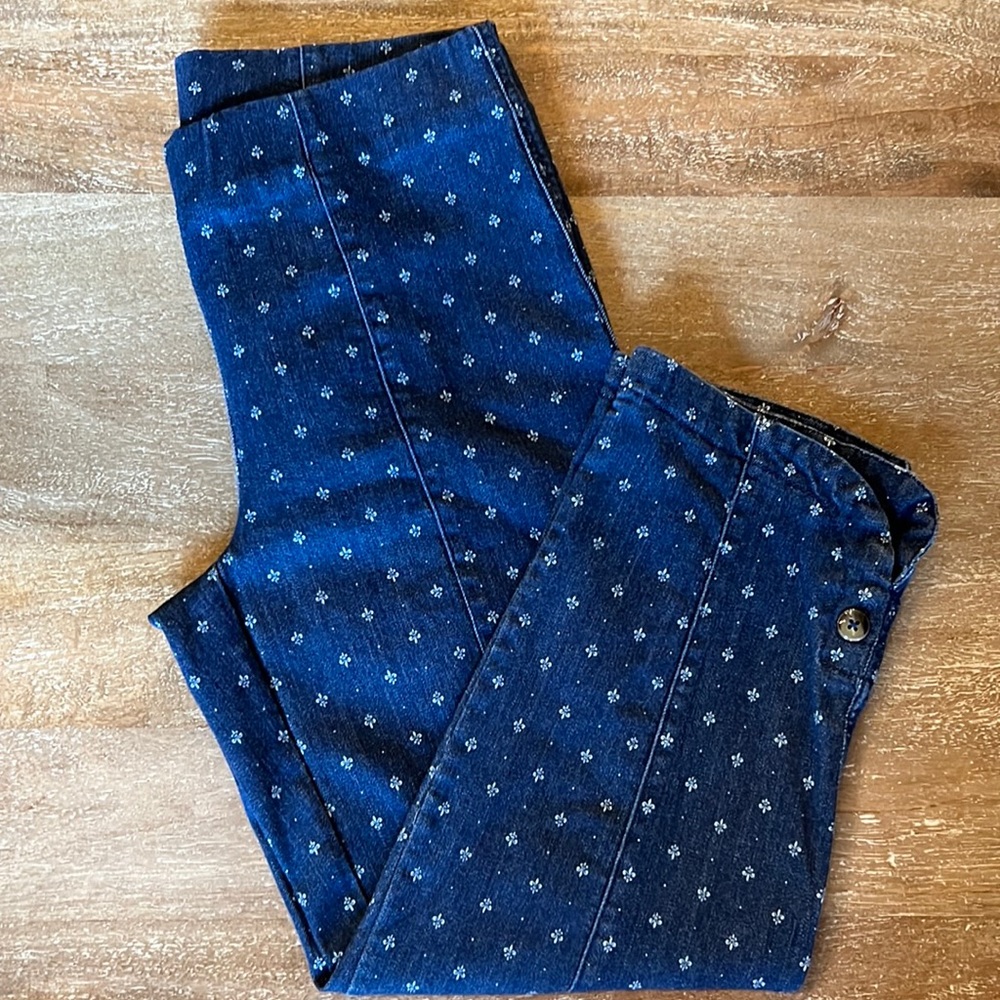 Intro Nia Pull-On Curved Hem Capri Pants